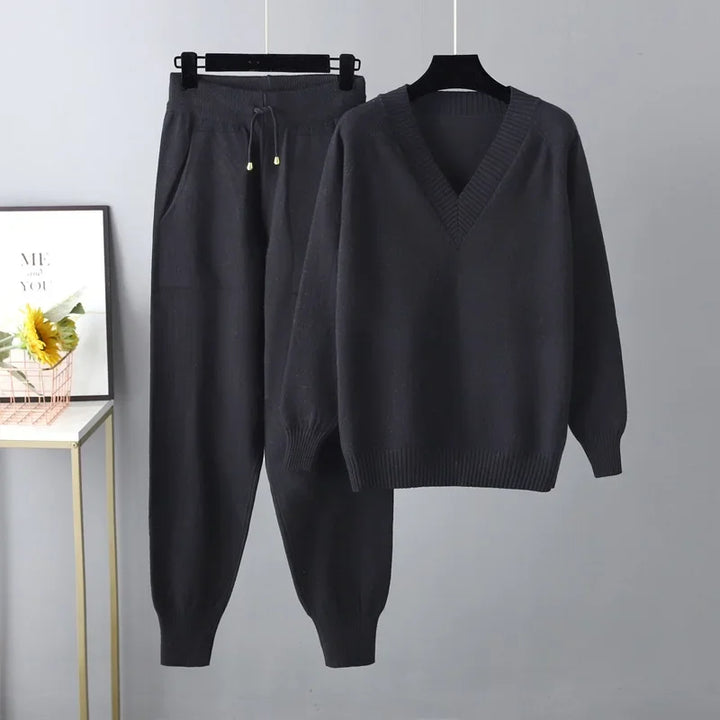 Damen Zweiteilige Strickset mit V-Ausschnitt Pullover & Hose – Noelia