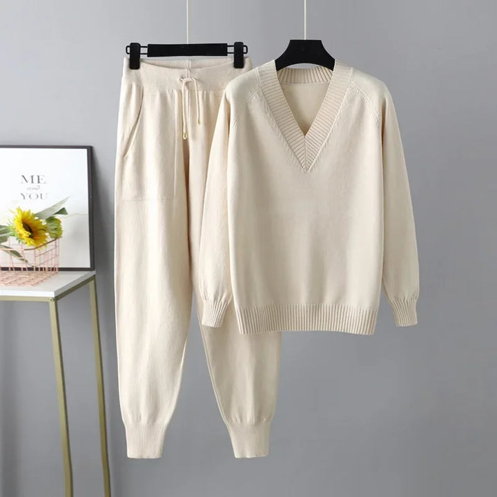 Damen Zweiteilige Strickset mit V-Ausschnitt Pullover & Hose – Noelia