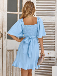 Hellblaues luftiges & stylisches Wickel-Sommerkleid mit Rüschen für Damen – Amelina
