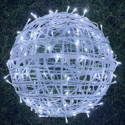 Stimmungsvolle LED-Lichtkugel für drinnen & draußen – Orbola