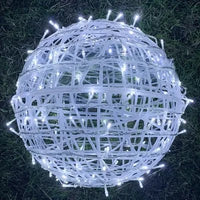 Stimmungsvolle LED-Lichtkugel für drinnen & draußen – Orbola