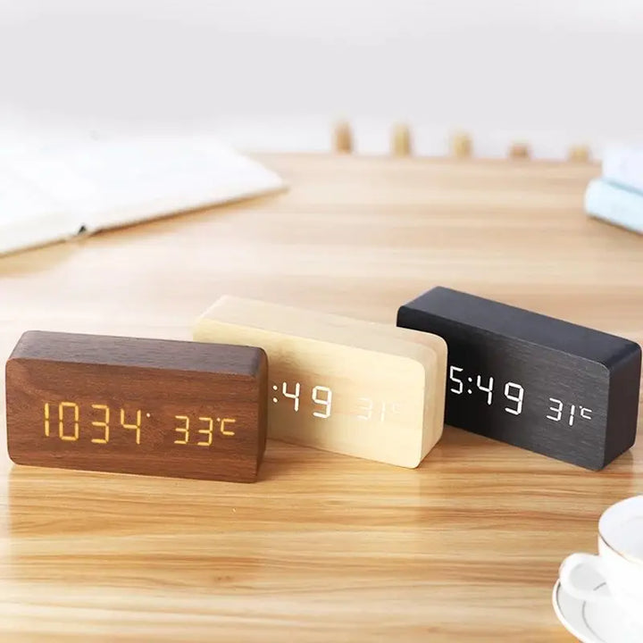 Digitaler Holz-Wecker mit LED-Anzeige – WoodSync