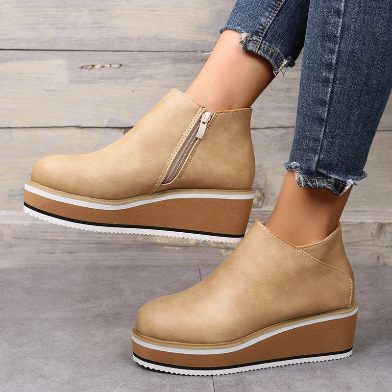 Stilvoller Herbst-Keilabsatz-Stiefel – Mila