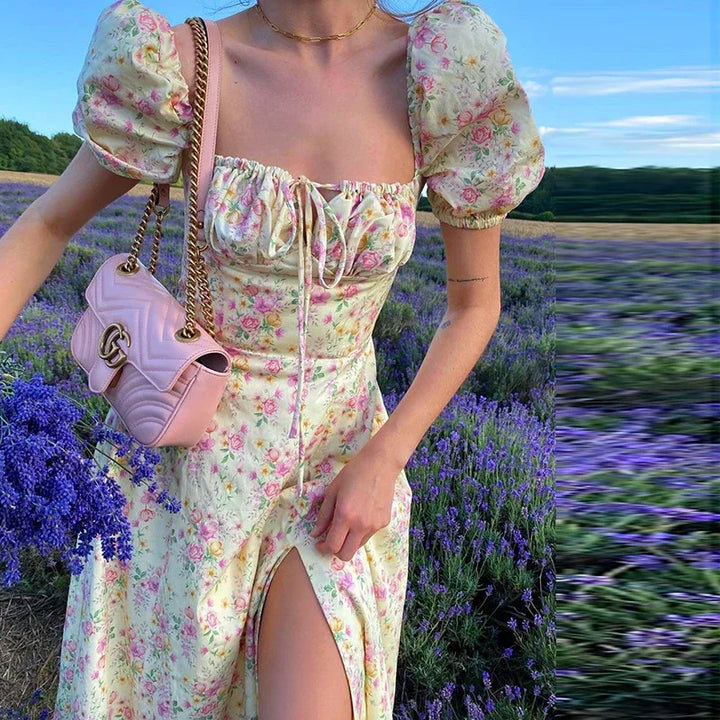 Leichtes & Stylisches Sommerkleid mit Blumenprint und Puffärmeln – Elina