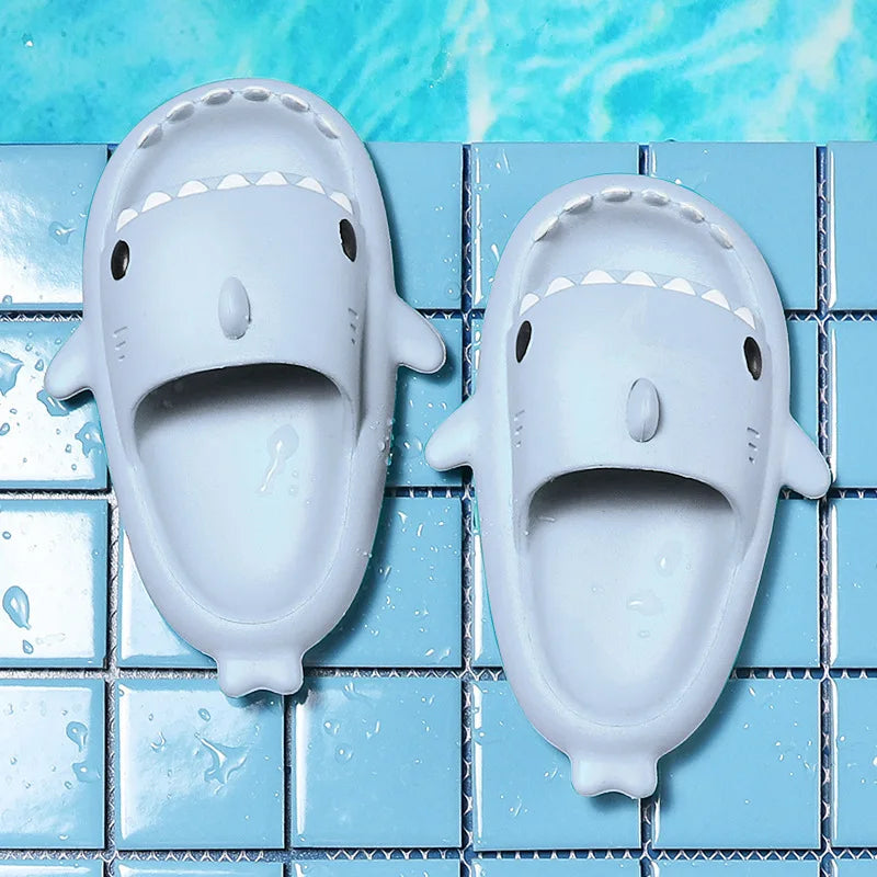 Unisex Leichte Sommerschlappen mit Haifischdesign – FinSteps