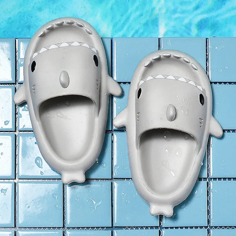 Unisex Leichte Sommerschlappen mit Haifischdesign – FinSteps
