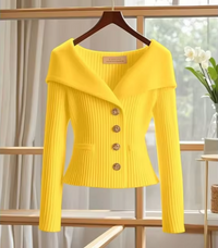 Taillierte Kurze Strickjacke - Cosima
