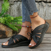Orthopädische Wedgesandalen mit gewölbtem Knopf – Mirella