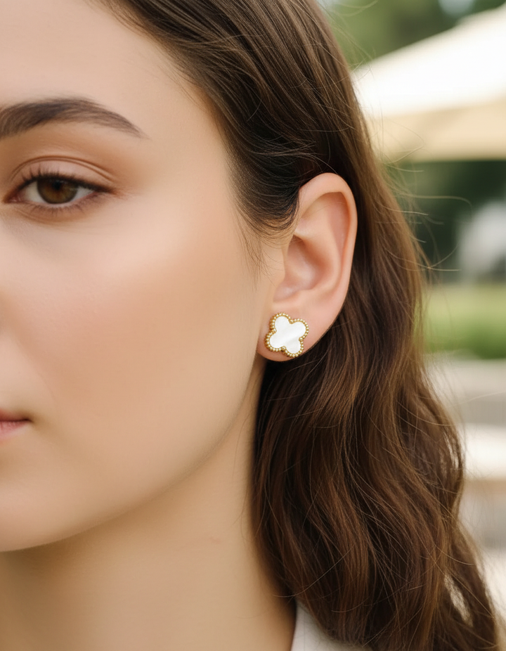 Vergoldete Perlenohrstecker - CloverJewelry