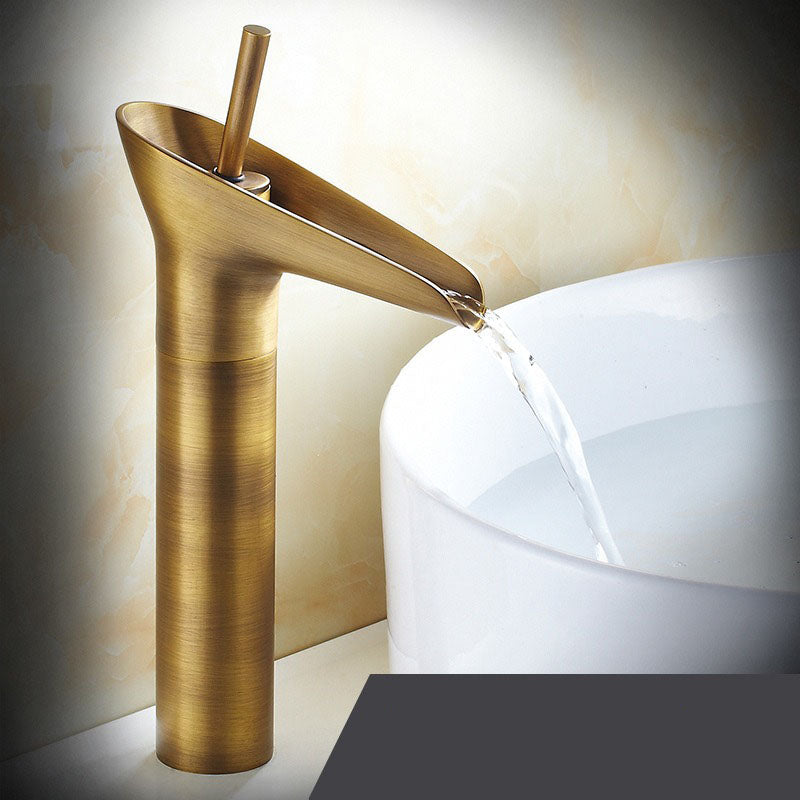 Luxe Wasserfall-Waschtischarmatur - CascadeFlow