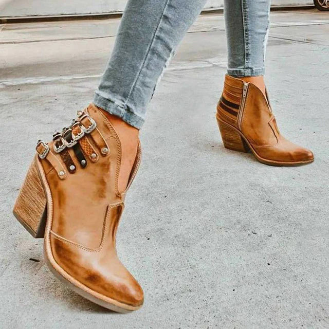 Damen Stiefeletten mit V-Ausschnitt und Schnalle – Léa