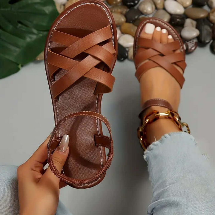 Braune Ledersandalen mit Kreuzriemen, Damenmode, Sommer, bequem, stilvoll