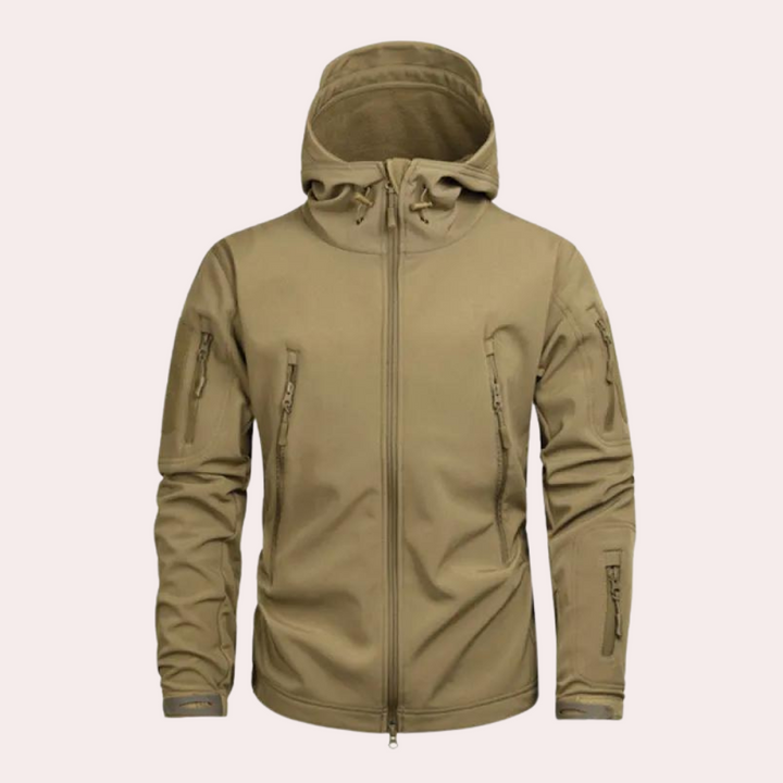 Braune Outdoor-Softshelljacke mit Kapuze, Reißverschlusstaschen, winddicht, wasserabweisend.