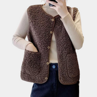 Damen Teddyweste braun, ärmellos, Knopfleiste, Taschen, Herbstmode, kuschelig, warm.