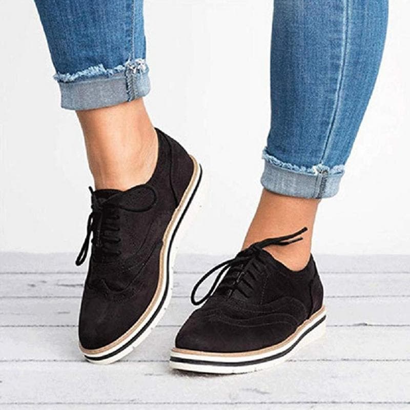 Damen Derby Schuhe aus Wildleder mit Broguedetails – Carisse