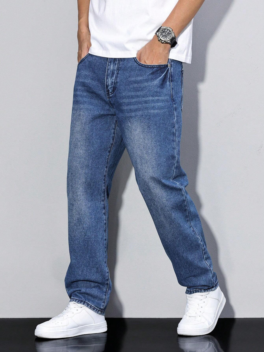 Lässige Herrenjeans mit geradem Bein – Mailand