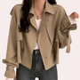 Damen-Trenchcoat beige, lässig, Herbstmode, Knopfleiste, Gürtelärmel, modisch, elegant.