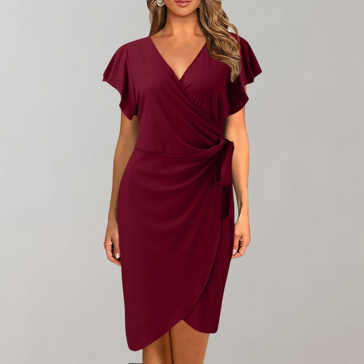 Rotes Damen-Sommerkleid, V-Ausschnitt, Wickeloptik, kurze Ärmel, knielang.