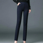 Damenhose navyblau, elegant, schmal geschnitten, Business-Mode, hochwertige Stoffqualität.