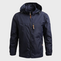 Dunkelblaue Herrenjacke mit Kapuze, Reißverschluss, wasserabweisend, Outdoor-Bekleidung.