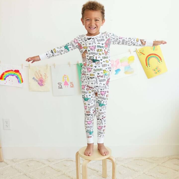 Kreativer Kinderpyjama – DreamArt