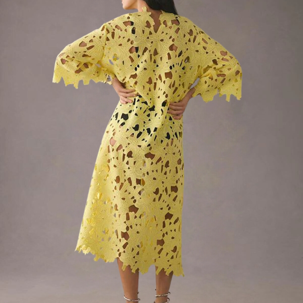 Gelbes Spitzenkleid Damen, knielang, florales Muster, elegantes Design, Modekleidung.