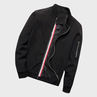 Schwarze Herren-Bomberjacke mit Reißverschluss, gestreiftem Innenfutter, modisch und vielseitig.