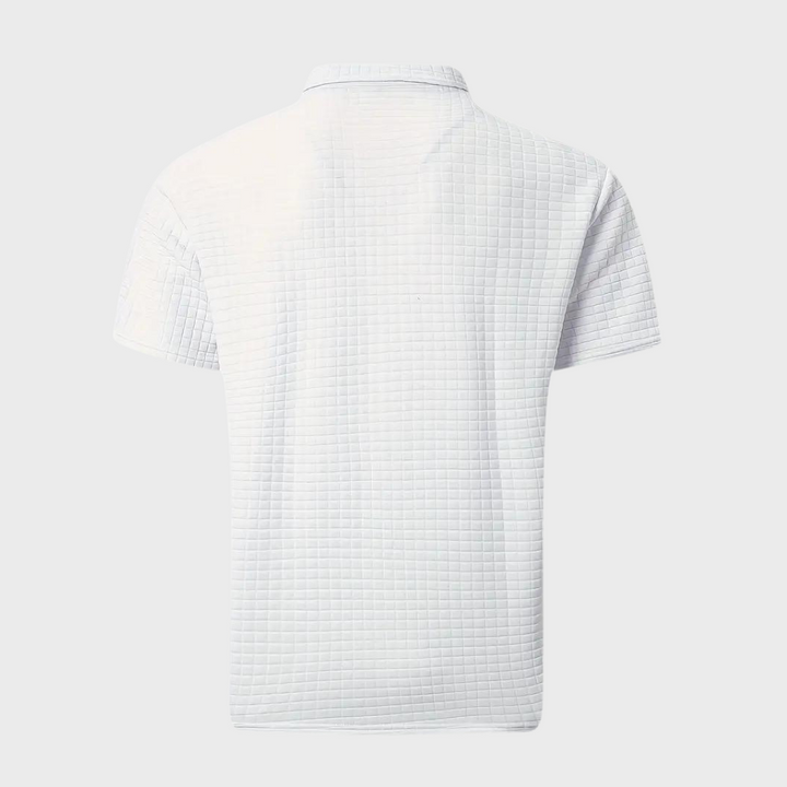 Weißes Herren-Poloshirt aus Baumwolle, kurzärmelig, mit Karomuster, Rückansicht.