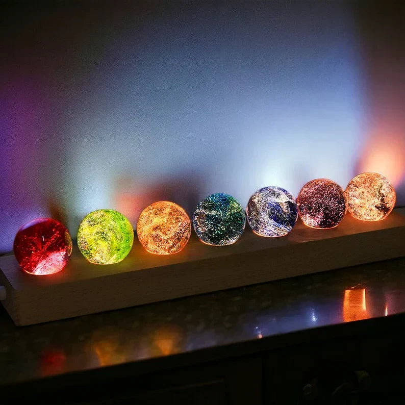 Leuchtende kosmische Kristalle - AstroGlow Orbs