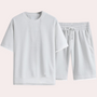 Weißer Herren-Trainingsanzug, T-Shirt und Shorts, atmungsaktiv, Sportbekleidung.