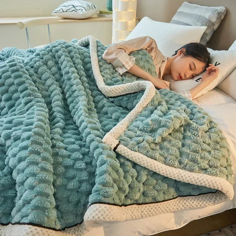 Doppellagige Coral-Velvet-Decke für Herbst & Winter – TurtleWarm