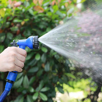 Abziehbarer Gartenschlauch mit Spritzdüse – FlexaFlow