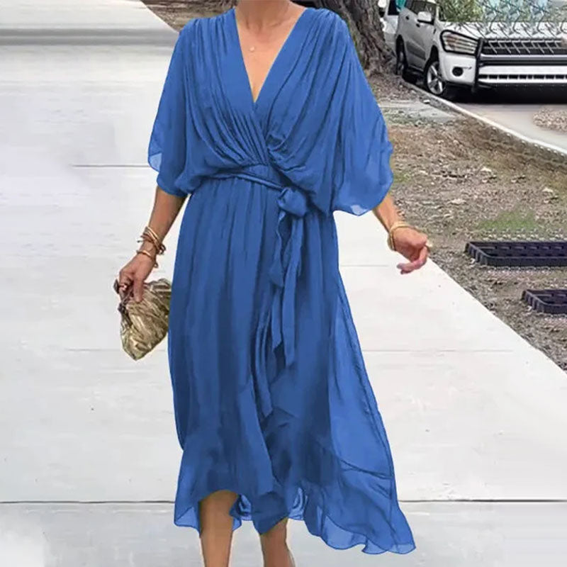 Losfallende Maxi-Kleid mit V-Ausschnitt – Elara