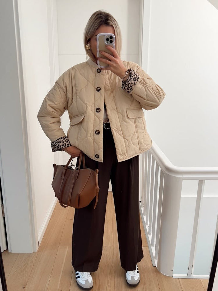 Elegante Damenjacke mit Leopardenfutter – Narela