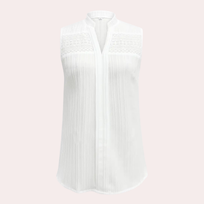 Ärmellose weiße Damenbluse mit Spitzenbesatz, elegant und luftig für Sommermode.
