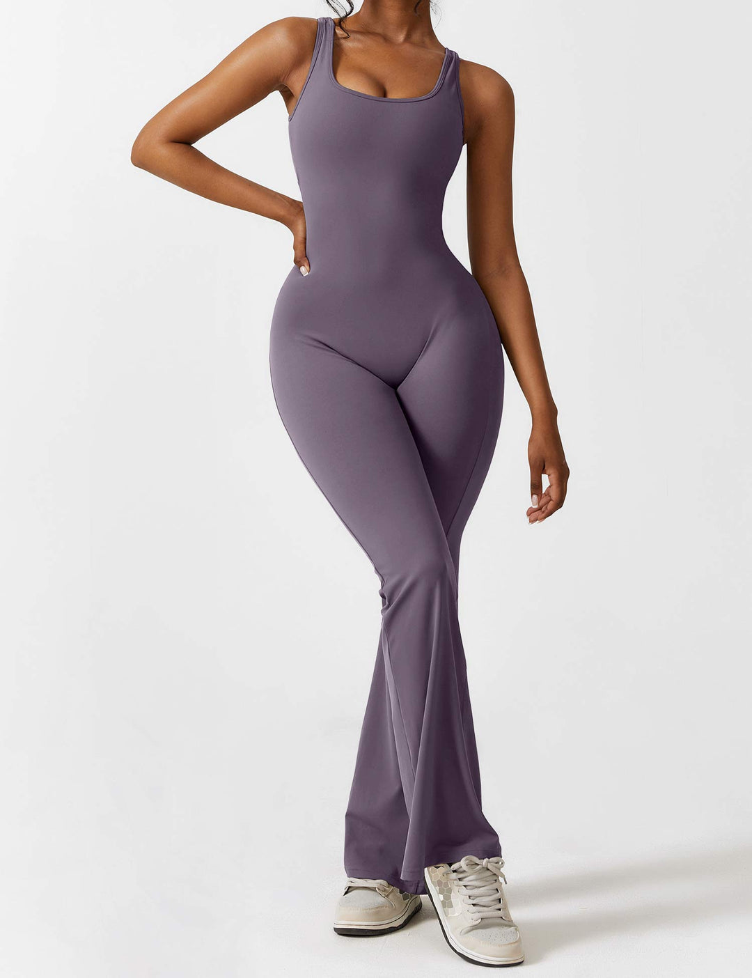 Rückenfreier Jumpsuit mit Schlaghose – Liv