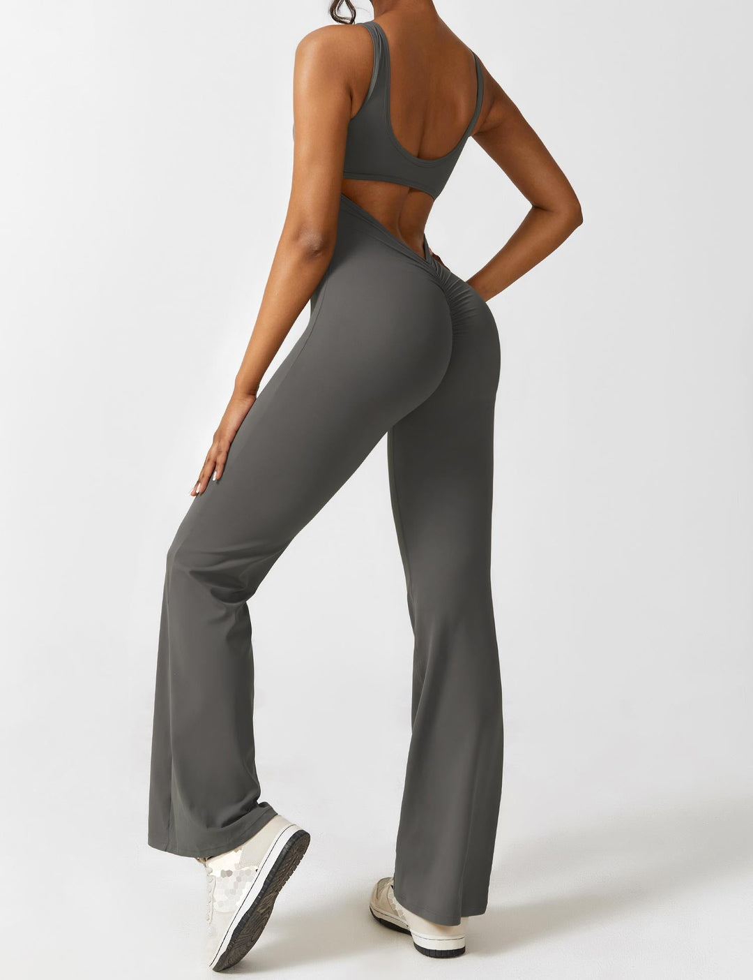 Rückenfreier Jumpsuit mit Schlaghose – Liv