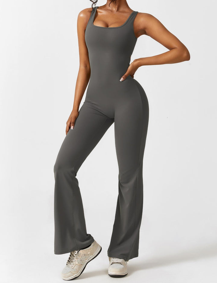 Rückenfreier Jumpsuit mit Schlaghose – Liv